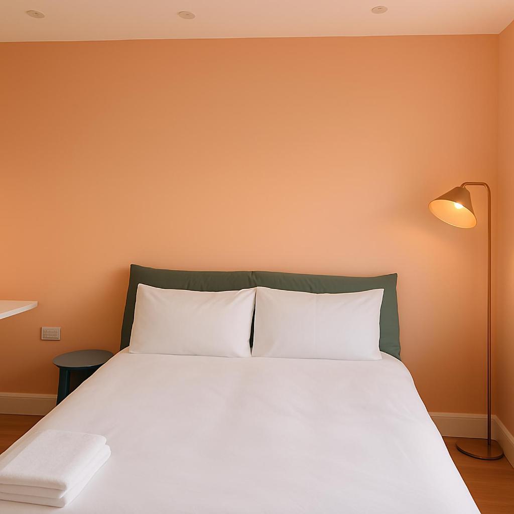 Zozy Clitterhouse Hotel London Room photo