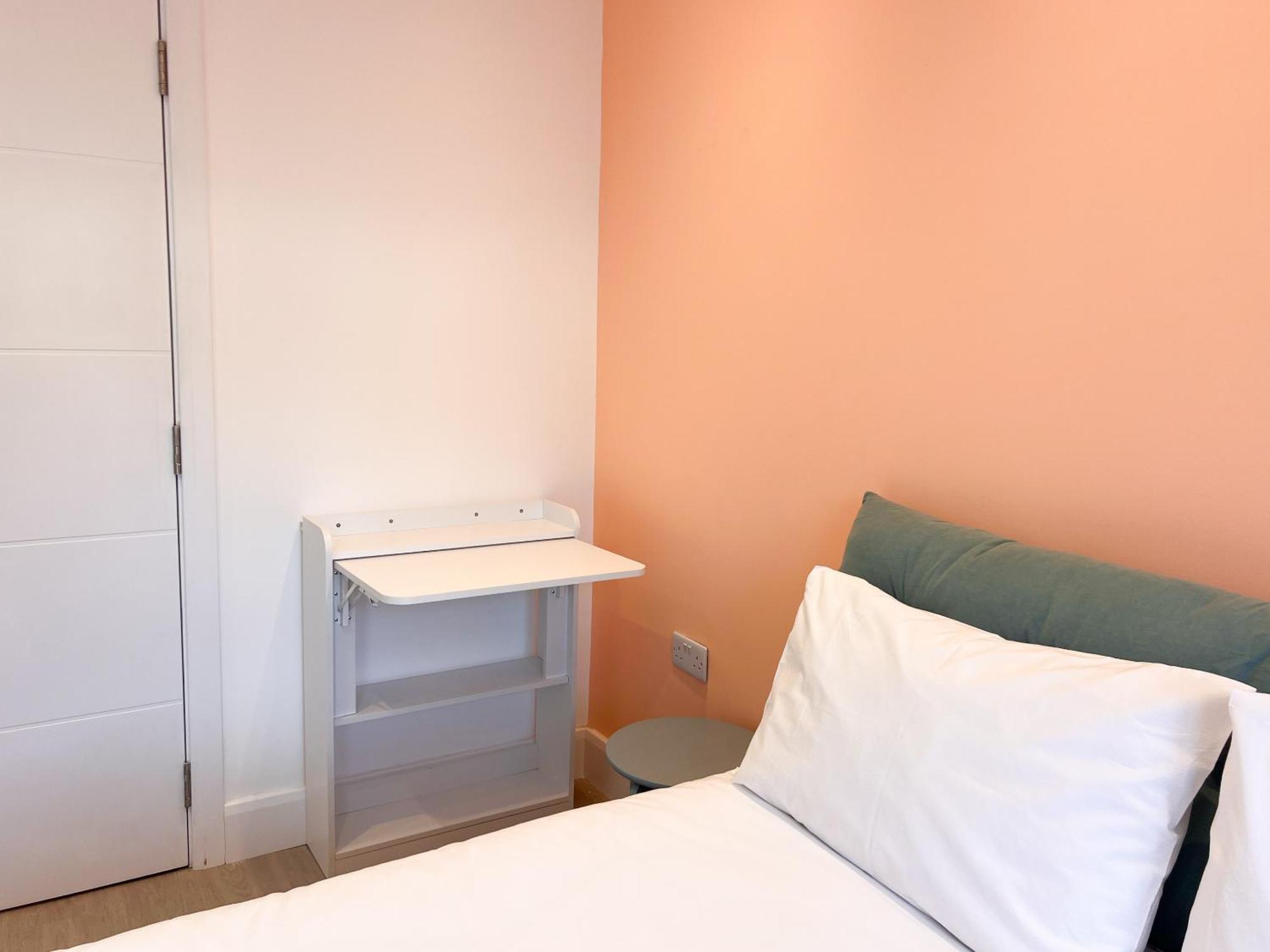 Zozy Clitterhouse Hotel London Exterior photo